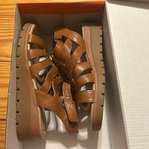 Baretraps sandals size 6 brand new